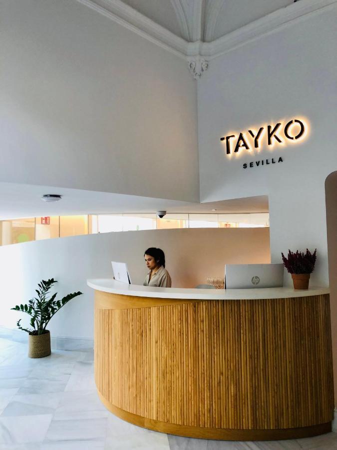 Hotel Tayko Sevilla Екстериор снимка