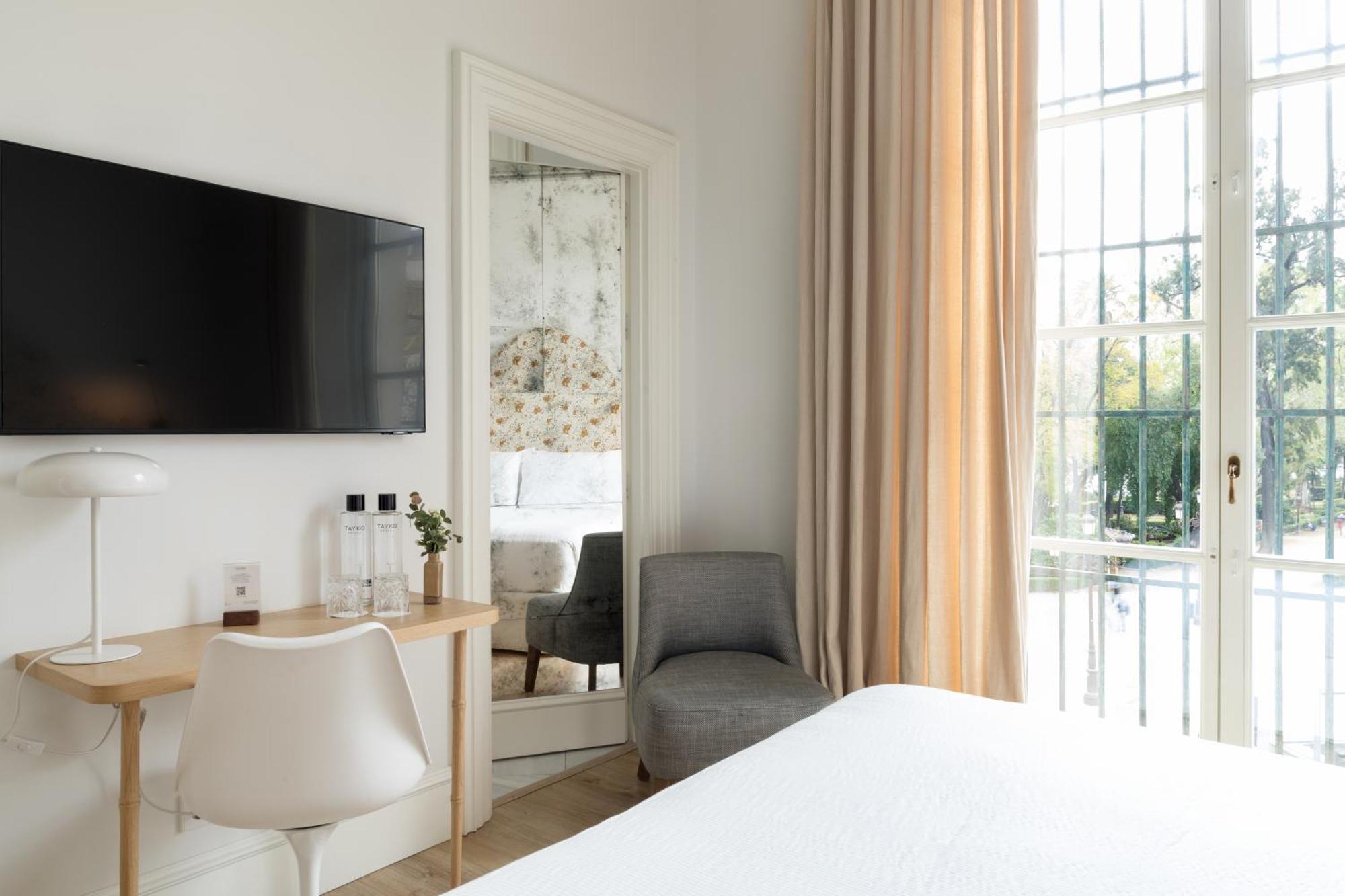 Hotel Tayko Sevilla Екстериор снимка