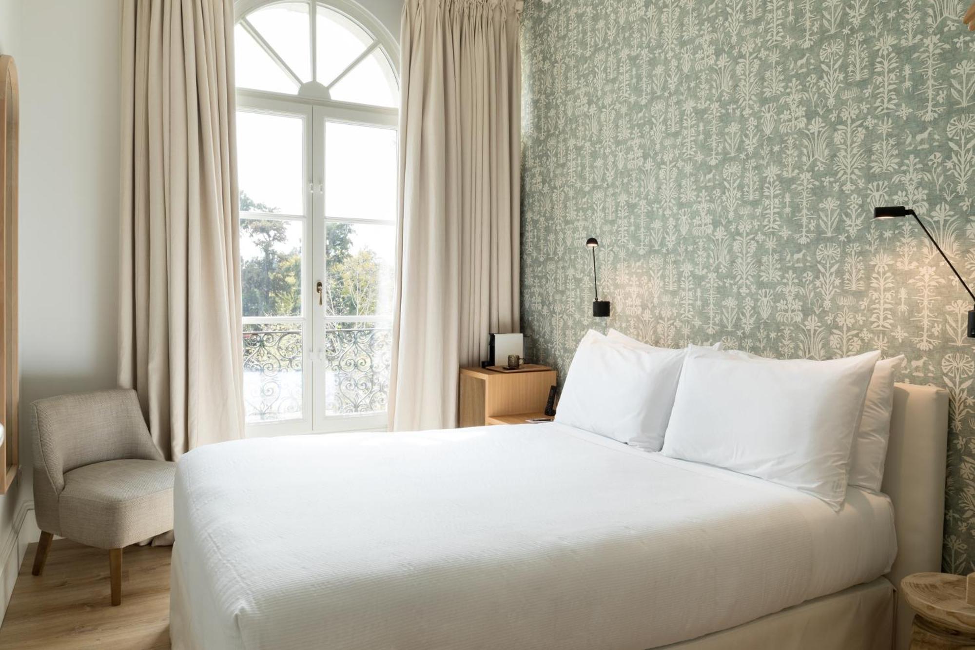 Hotel Tayko Sevilla Екстериор снимка